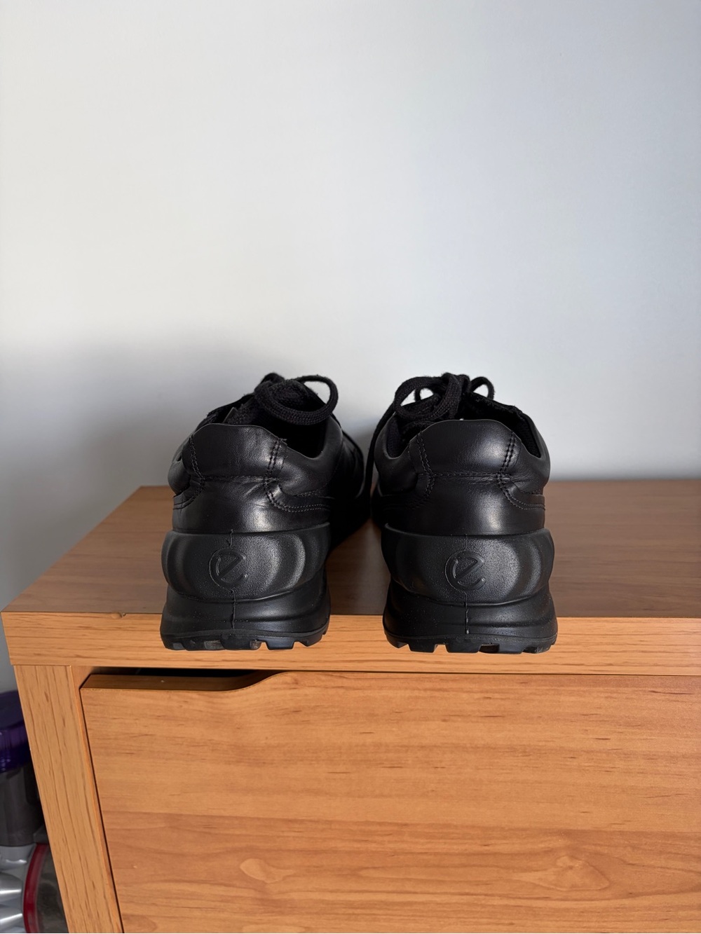 Ecco Men's Black Leather Athletic Shoes